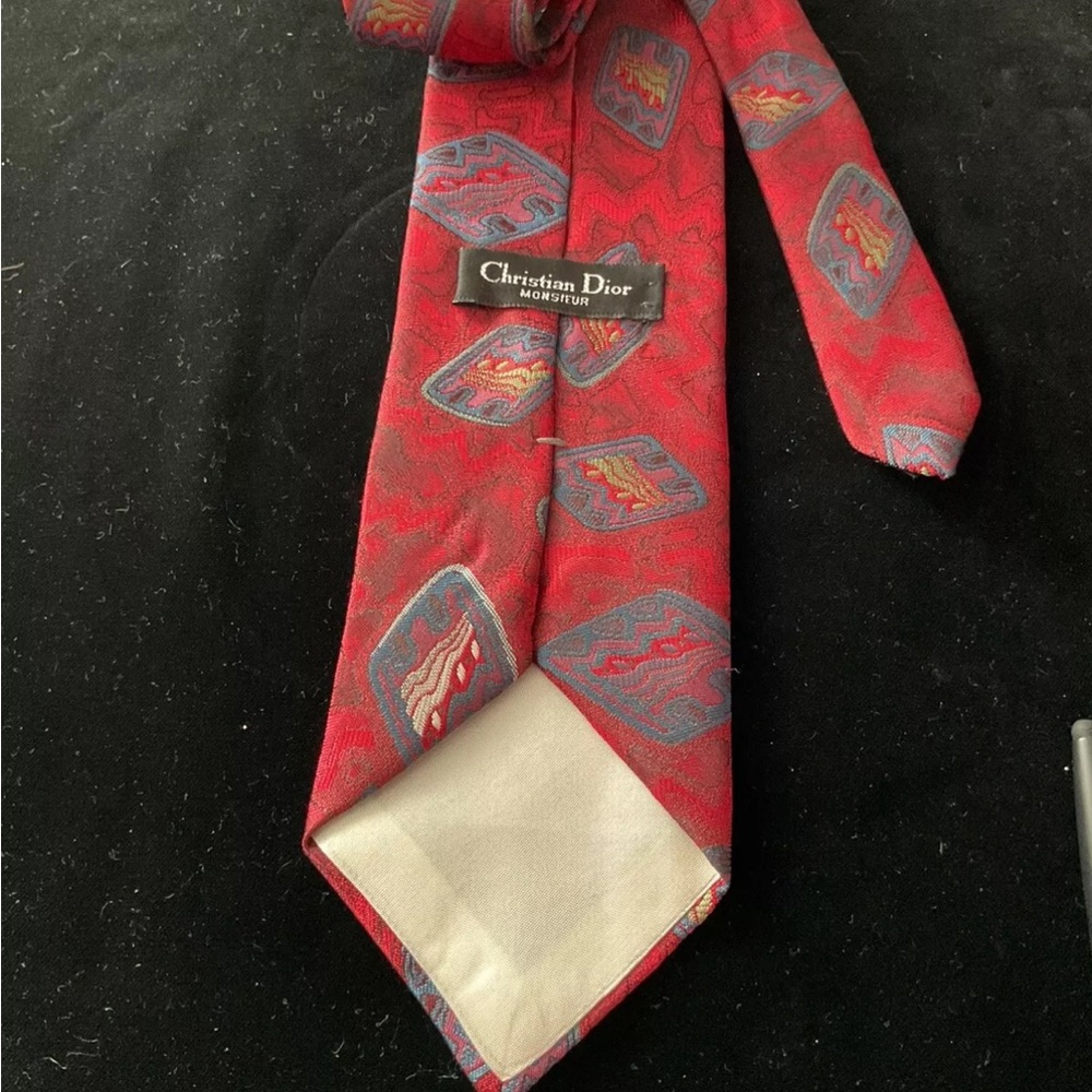 Red Patterned Tie - Picture 4 of 4